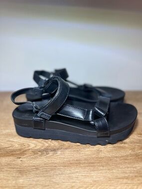 Reef Women's Black Platform Strappy Sandals with Velcro Strap women’s size 8